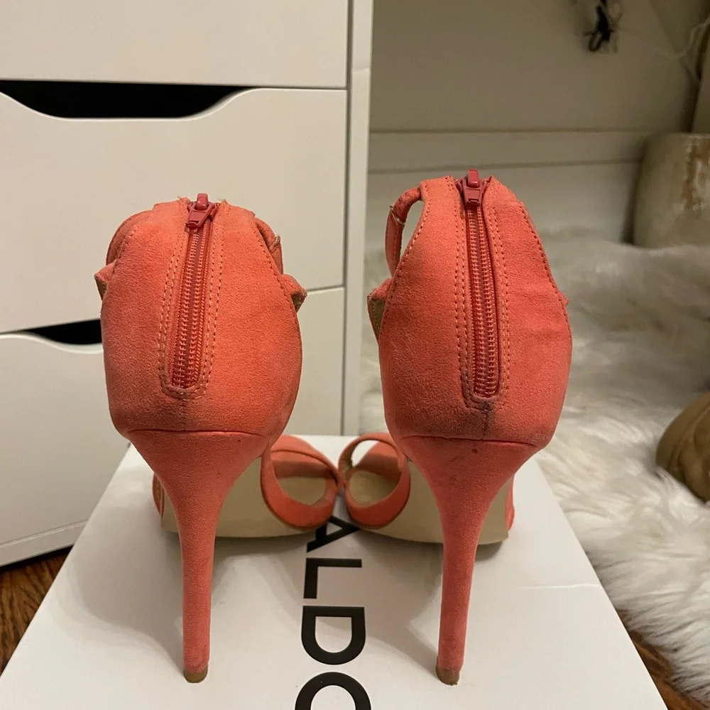 Heels - Picture 3 of 4